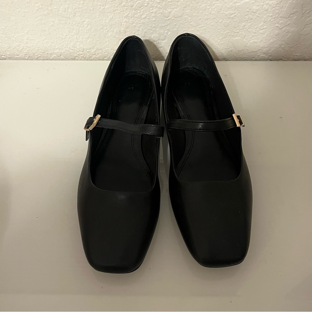 H&M square toe Black Flats with strap